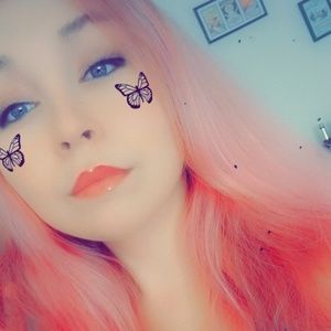 Meet your Posher, Kayla